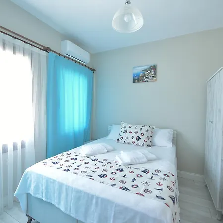 Bed & Breakfast Cunda Roka *