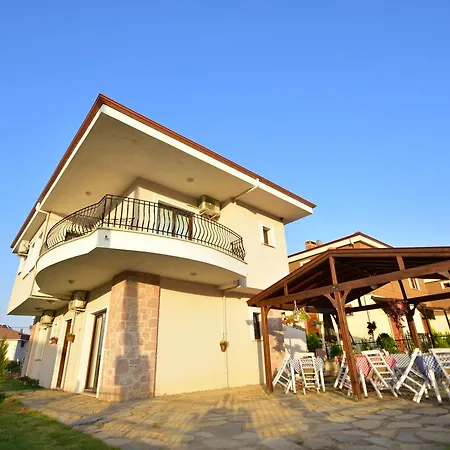 Cunda Roka Bed & Breakfast *